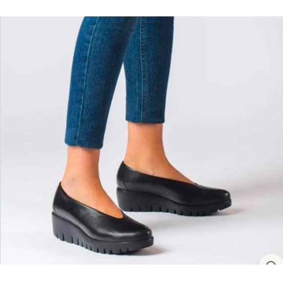 Fitflop Slip Ons 8.5 - Picture 11 of 11